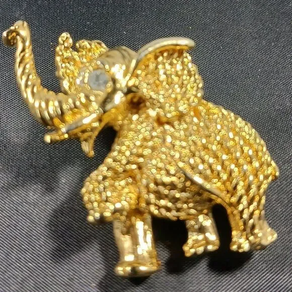 Vintage Gold Tone Elephant Rhinestone Brooch - Picture 6 of 6